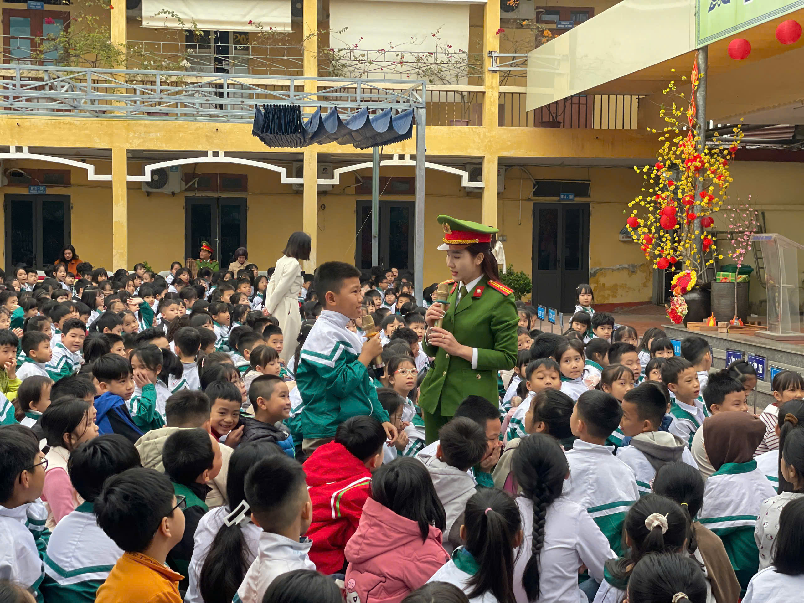 Đoàn Thanh niên, Hội Phụ nữ Công an phường Lê Thanh Nghị thực hiện hiệu quả phong trào Ba nhất